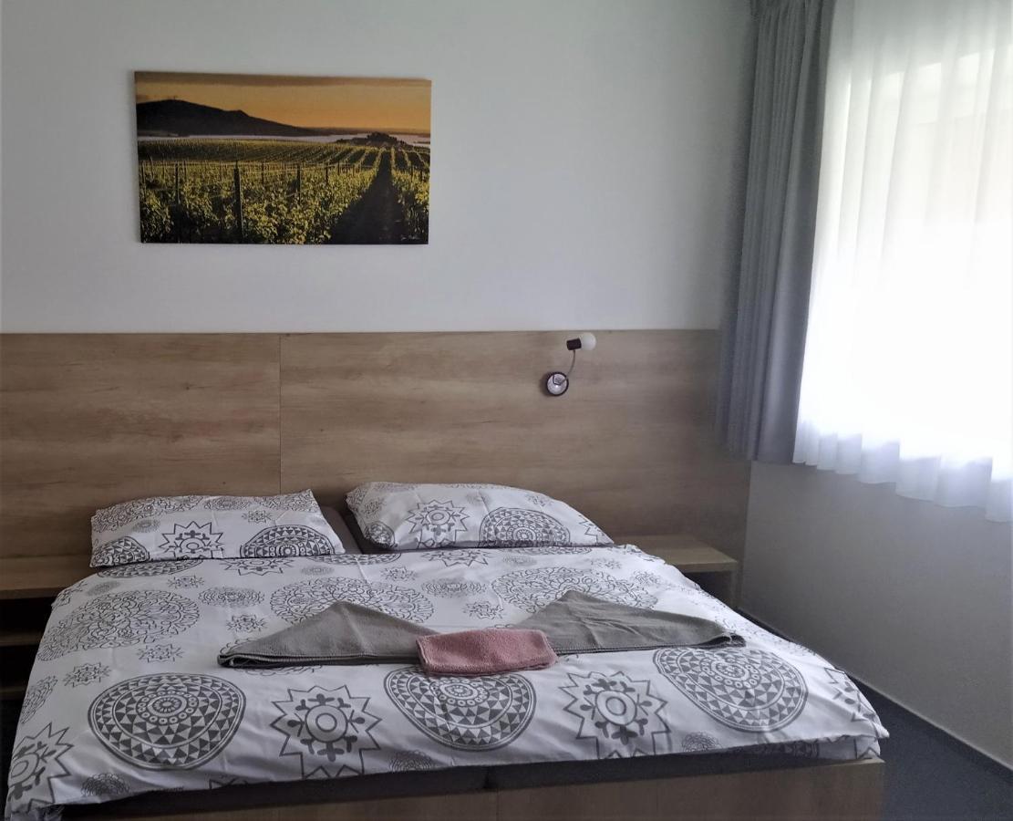 Penzion Kometa Pasohlávky Exterior foto